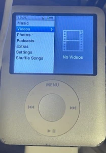 Apple iPod Nano 3rd Generation Silver 8GB - Boxed w/ Documents + Dock Piece - Picture 1 of 8