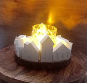 Dekokranz aus Minihäuser mit LED-Teelicht - Bild 1 von 1