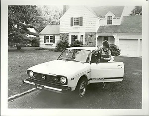 1977 Subaru DL 2 DOOR SEDAN Factory Press Photo Picture?Brochure &....... - Picture 1 of 2