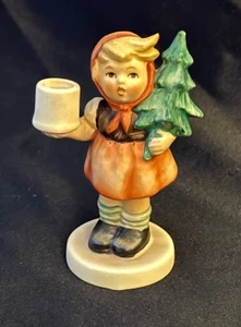 De colección Goebel Hummel "Niña con árbol" 776 TMK 3 - Imagen 1 de 7