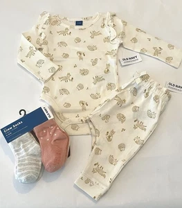 Old Navy Baby Mädchen Paket 6-12 Monate süßer Fuchs Hosen Body 10er Pack Socken neu - Bild 1 von 7