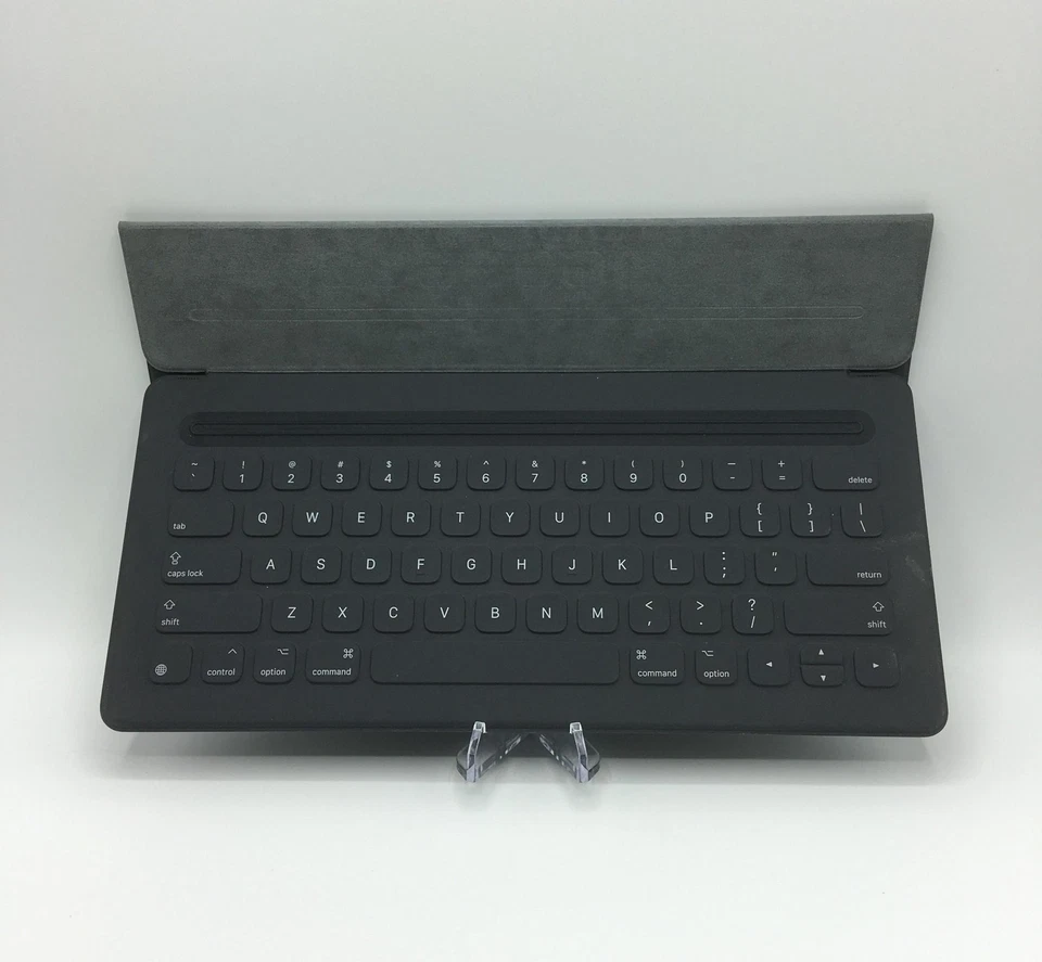 Apple A1772 Smart Keyboard for iPAD Pro 9.7" - US Layout (MM2L2AM/A) - Image 1 of 1