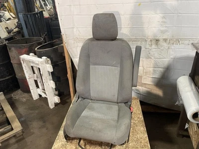Used Front Right Seat Front fits: 2015 Ford Transit 250 without seat riser bucke Foto 1 de 4