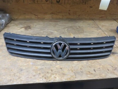 VW VOLKSWAGEN PASSAT 1998-2000 REJILLA CON EMBLEMA OEM # 3B0853653C Foto 1 de 4