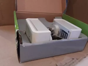 PAIR OF NETGEAR POWERLINE AV 200 Nano Adapter Kit XAV101 V2 - Picture 1 of 5