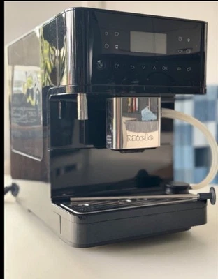 Miele CM 6160 Silver Edition Kaffeevollautomat 2-Tassen-Funktion Kaffeemaschine - Bild 1 von 4