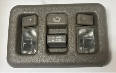 🚙 1992-2002 Isuzu Trooper OEM Interruptor de control de techo corredizo eléctrico Luz domo LÁMPARA Gris Foto 1 de 4