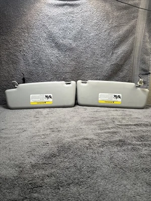 Juego de pares de parasol gris para conductor y pasajero Volkswagen Passat 2012-2020 Foto 1 de 4