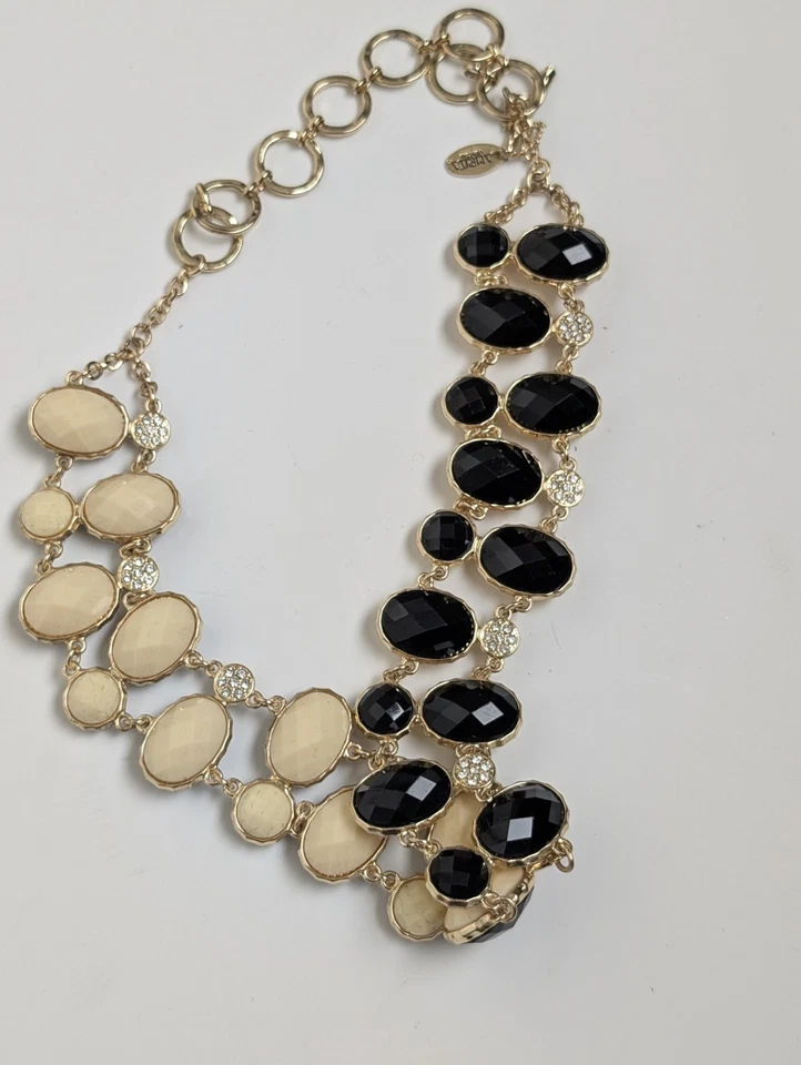 Collar llamativo reversible Amrita Singh - piedras facetadas negras y crema... Foto 1 de 4