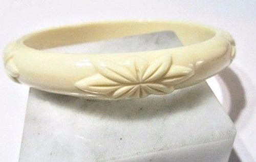 OFF WHITE BRACCIALE BRACCIALETTO PLASTICA BEIGE CHIARO FIORE RIALZATO DISEGNO FLOREALE VINTAGE