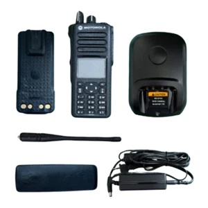 Radio digital GPS Bluetooth Motorola XPR7550e UHF 403-512MHz reacondicionado 1000 canales - Imagen 1 de 1