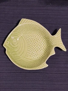 Green Ceramic Fish Plate Bordallo Pinheiro Portugal 9" - Picture 1 of 6