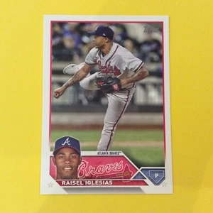 2023 Topps Serie 1 #115 Raisel Iglesias Atlanta Braves    - Imagen 1 de 2