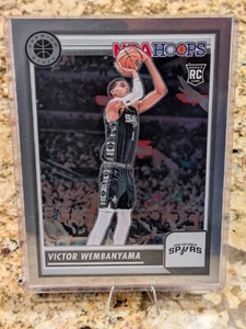 Victor Wembanyama 2023-24 Stock Premium Gran Tamaño #19 Caja Topper 5x7 - Imagen 1 de 2