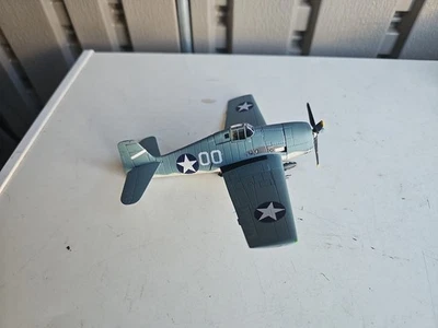 Dragon Models F6F-3 Hellcat White 00 CVAG-5 USS Yorktown 1/72, with Stand - Image 1 of 4