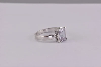 Anillo solitario púrpura pellizcado plata esterlina corte esmeralda 925 talla: 7 Foto 1 de 4