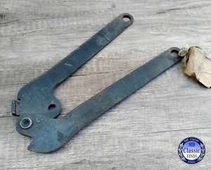 Mercedes Benz R107 W112 W111 W110 W114 W115 W108 hood hinge support 1108800277 - Bild 1 von 10