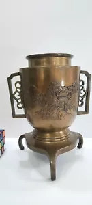 Antiguo Japonés Bronce USUBATA Ikebana Trípode Buque Figuras en Paisaje - Imagen 1 de 15