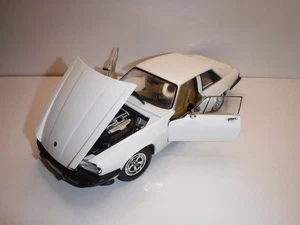 Road Signature 92658 1975 Jaguar XJS, 1/18 White Preowned! - Picture 1 of 5