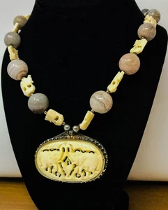 80’s Bohemian Carved & Gray Onyx Stone Beaded Elephant Pendant Necklace, Vintage - Picture 1 of 6