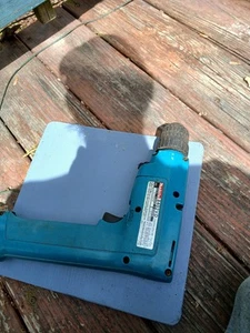 Makita 8402VD 9,6 V kabellos 3/8" Schrauber Bohrer und rechtwinkliger Bohrer Combo - Bild 1 von 7