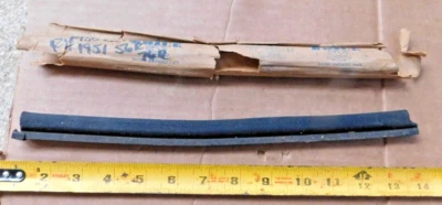 NOS QUARTER 车窗 WEATHERSTRIP 适用于 1951 年 BUICK RIVIERA 汽车 51 右握 — 第 1/3 张图片