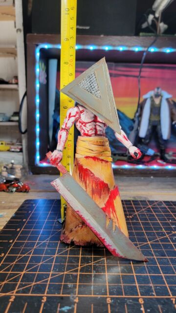 Silent Hill Pyramid Head and the Faceless Nurse Costume