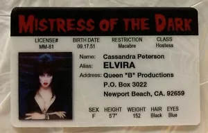 Elvira Mistress Of The Dark Horror Movie card Cassandra Peterson - Picture 1 of 1