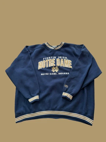 Notre Dame Fighting Irish Embroidered Spell Out Lee Sweatshirt VTG XXL Cover