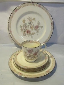 Noritake Imperial Garden 9720 5 Piece Place Setting Bone China Dinnerware U50J - Picture 1 of 11