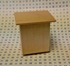 Contador de tienda artesanal en miniatura de madera sin terminar para casa de muñecas 2 1/2" de largo 1:12 - Imagen 1 de 3