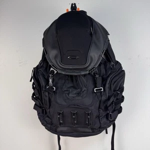Oakley Kitchen Sink Stealth Black 34-Liter Backpack 8" x 14" x 20" Carry On - Picture 1 of 6