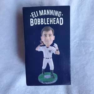 New York Yankees Eli Manning New York Giants SGA Bobblehead 8/4/24 NUEVO EN CAJA - Imagen 1 de 7