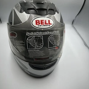 NUEVO 2004 50th Bell SPRINT STREET Casco de Moto XL Plateado Cara Completa - Imagen 1 de 6