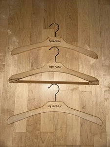 3 Stück * 1 Hosen 2 Kleiderbügel * Holzkleiderbügel * hessnatur * 42 x 19,5 x 1 - Bild 1 von 8