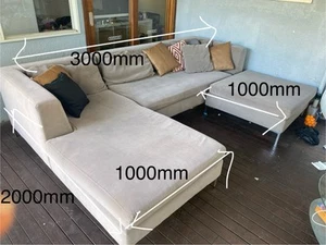 Couch - Picture 1 of 2
