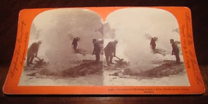 Antiguo 1898 BL Singley Stereoview Klondike Alaska Gold Rush Prospectors Burning - Imagen 1 de 4