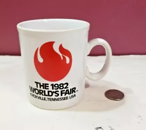 Taza de café de colección The 1982 World’s Fair Knoxville Tennessee EE. UU. hecha en Inglaterra - Imagen 1 de 7