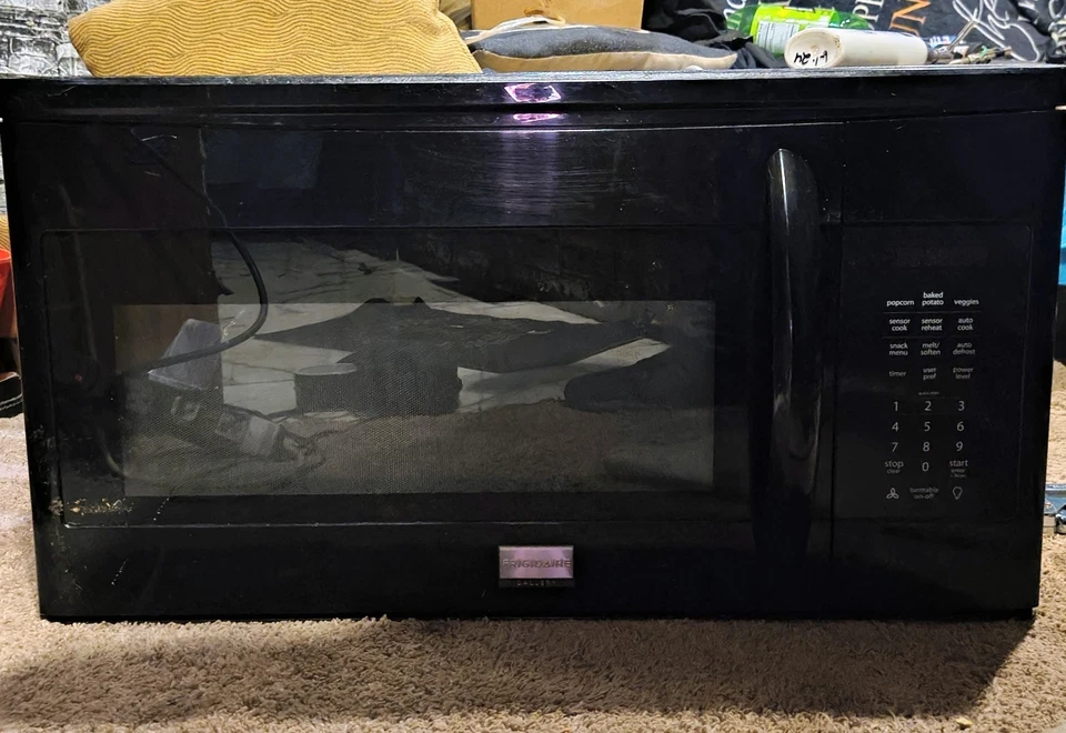 Micro-ondas embutido Frigidaire Gallery GMBS3068BF: 2,2 pés cúbicos - Imagem 1 de 1