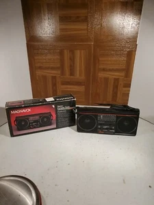 Vintage Magnavox Spatial Stereo D-1670 batteriebetriebener Mini-Ghettoblaster Box getestet - Bild 1 von 6