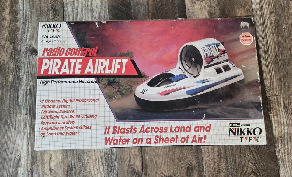 1980'S NIKKO PIRATE HOVERCRAFT 1:6 RADIO CONTROL WITH BOX AND INSTRUCTIONS - Image 1 of 4