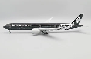 JC Wings 1:200 Air New Zealand B777-300(ER) “All Blacks – Flaps Down” ZK-OKQ - Bild 1 von 12