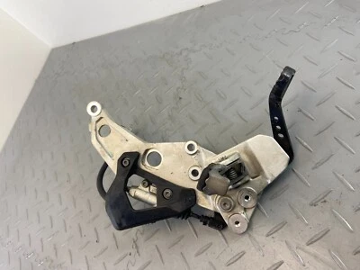 BMW F850GS 2020 PLACA DE REPOSAPIÉS DELANTERO DERECHO DEL CONDUCTOR Y CLAVIJA... - Imagen 1 de 4