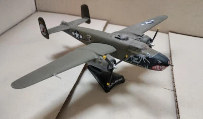 POSTAGE STAMP B-25J MITCHELL BETTY'S DREAM 1/100 - Image 1 of 2