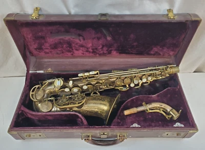SAXOFÓN ALTO H. N. WHITE KING SUPER 20 PERLAS COMPLETAS CUELLO ESTERLINA 287,XXX RARO Foto 1 de 4