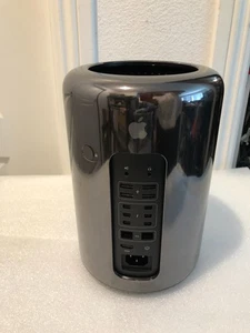 Apple Mac Pro Late 2013 8-Core 3 GHz Intel Xeon E5 1TB SSD 64GB AMD-D700 - Picture 1 of 9