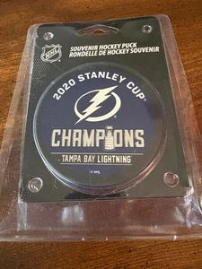 Tampa Bay Lightning 2020 Stanley Cup Champions Puck in OVP - Bild 1 von 2
