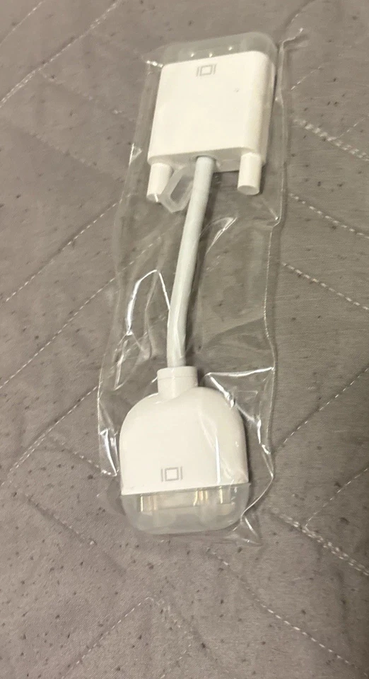 Genuine OEM Apple DVI to VGA Monitor Adapter Brand New In Package - Image 1 of 4