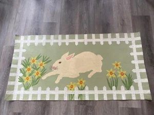Alfombra de tela de piso de conejito pintada a mano 47” x 24” tela al óleo de lona - firmada por el artista - NUEVA - Imagen 1 de 11
