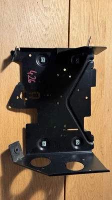 Soporte Mercedes Benz W210 S210 A2108205314 para cambiador de CD amplificador de sonido Bose Foto 1 de 3